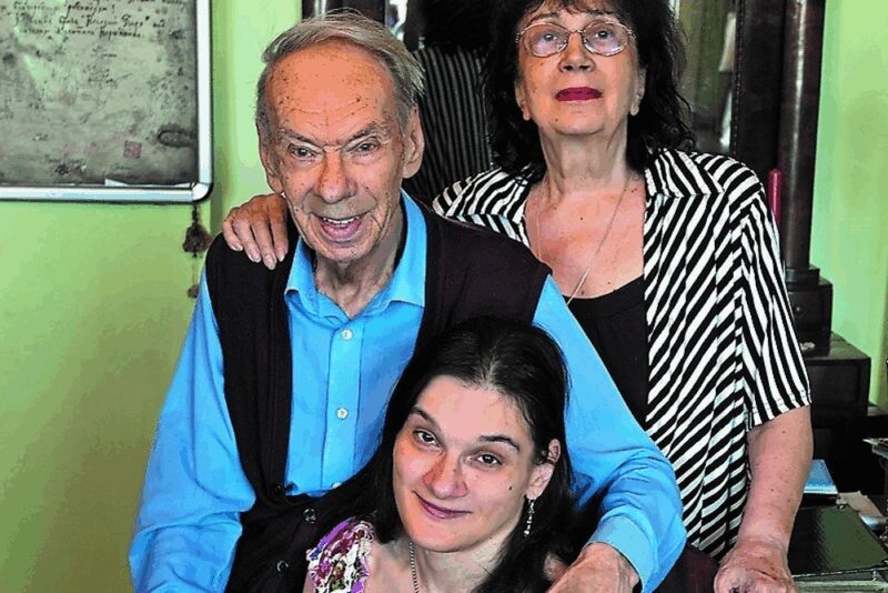 Алексей Баталов с женой и дочерью: счастливые моменты прошлого.