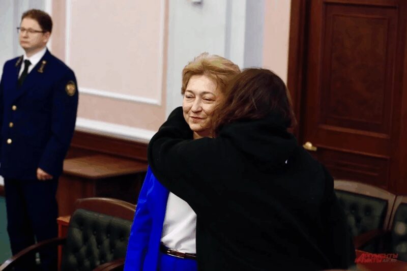 «Не смогла сдержать слёз»: молодая адвокатесса Ларисы Долиной проиграла суд и пережила публичное унижение. Как это отразилось на её карьере?