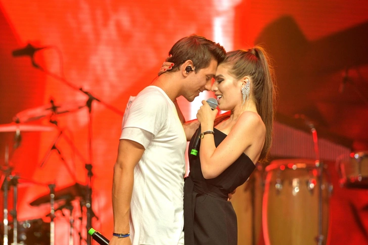 Слухи о романе начались сразу после совместного выступления пары