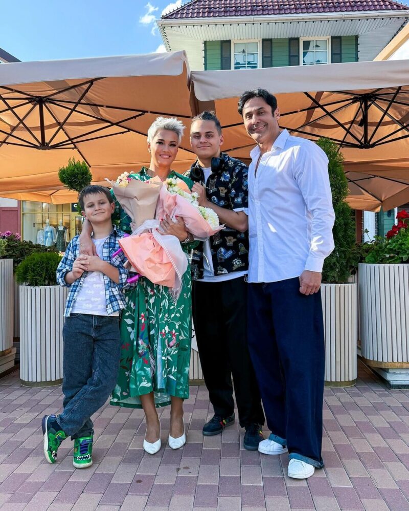 «Он ни разу не пожалел!»: как 18 лет назад Стас Костюшкин бросил жену ради чемпионки мира и вырастил троих сыновей от разных браков