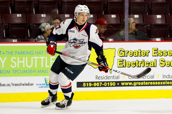 В октябре 2020-го Ларионов-младший достаточно успешно дебютировал в КХЛ