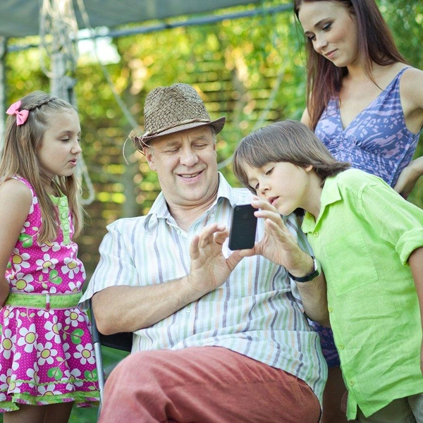 Коллеги по сериалу «Сваты» стали для артиста семьей