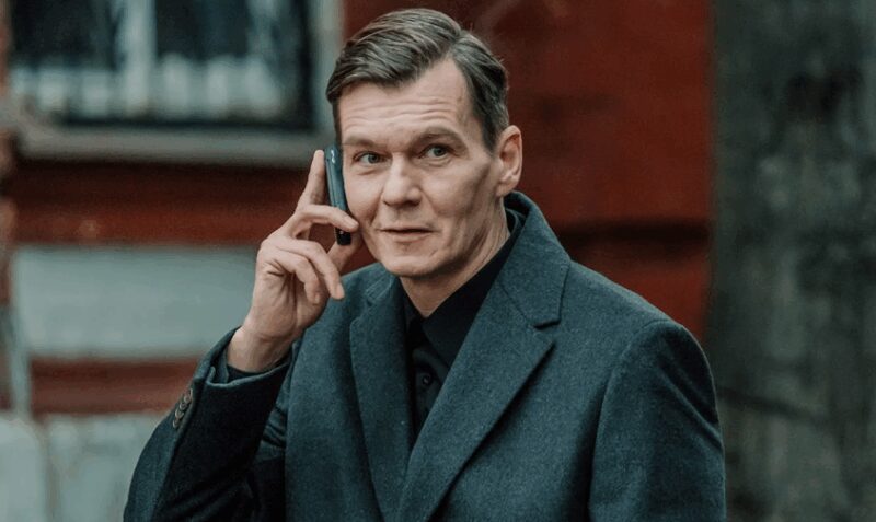 «Всего 145 миллионов»: как ограбление инкассаторов и золотые «Жигули» изменили судьбы героев в сериалах о лихих 90-х