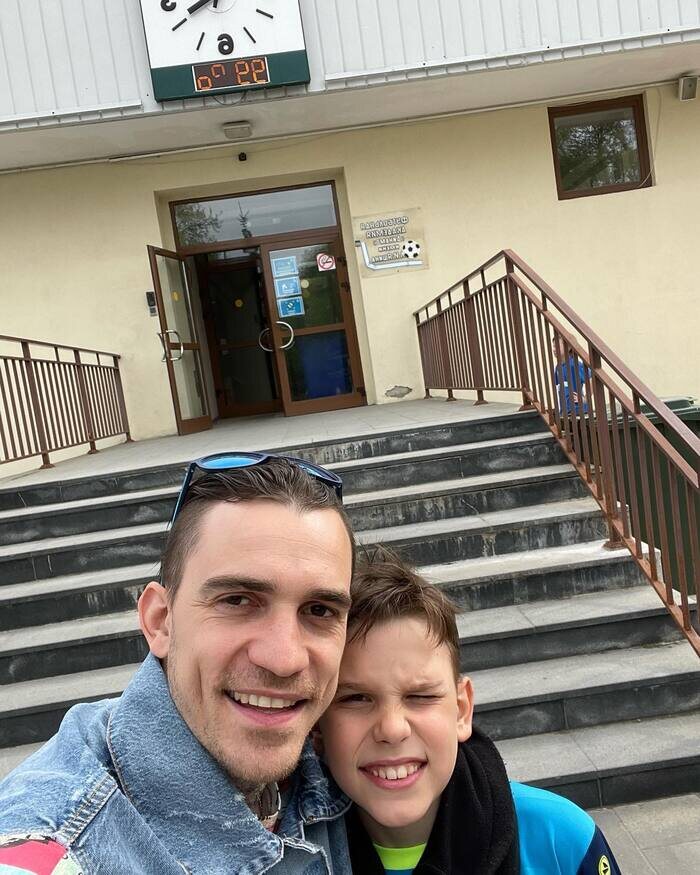 «Не из разряда номенклатурных бабушек»: как выглядит 38-летний сын Юлии Рутберг от Александра Кузнецова и его семья