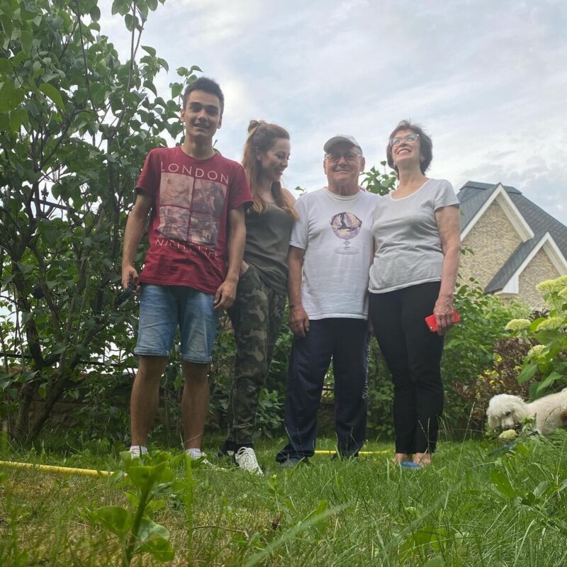 Семейное фото: сестра Петра Дранги с родителями и сыном