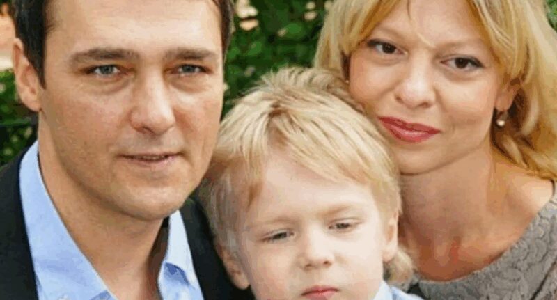 Семья Шатуновых: Юрий, Светлана и их сын Дэннис.