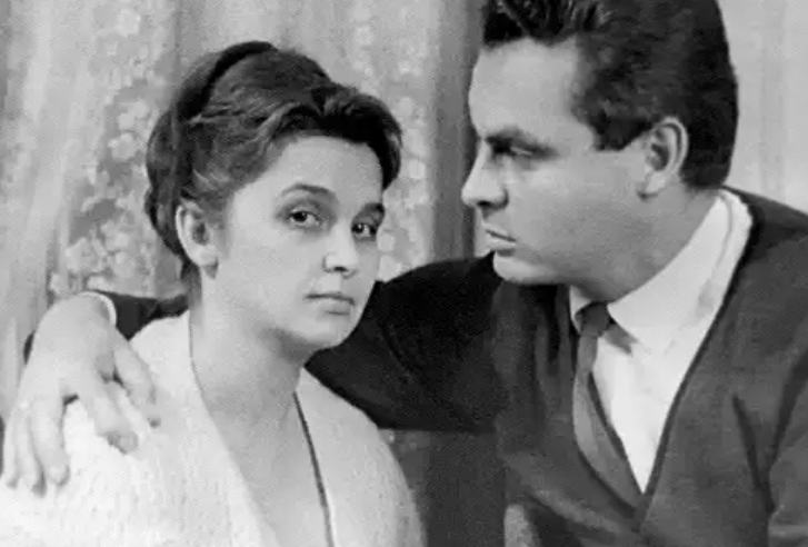 Родители Валентины Юрьевны: отец-архитектор и мама-врач.