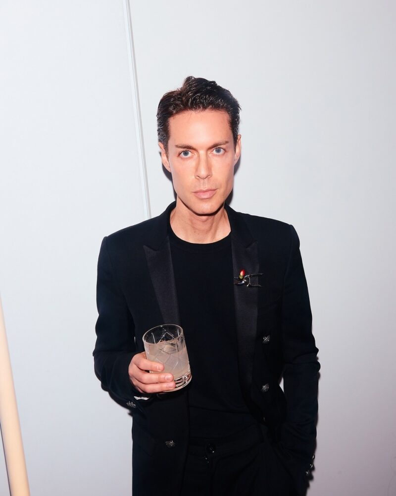 «Не для него бесконечные компромиссы»: как 47-летний Марк Тишман обрёл роскошное гнездышко на Патриарших прудах