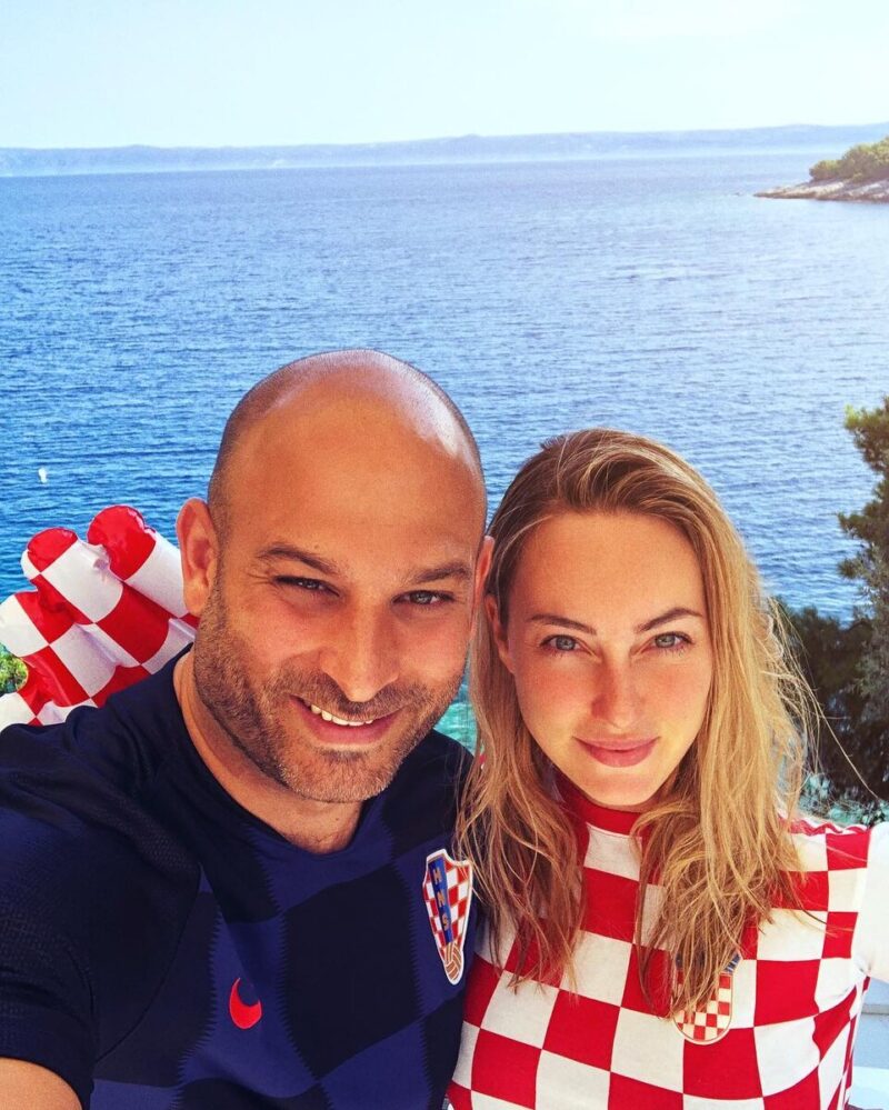 «Она казалась очень взрослой и уставшей»: загадочное исчезновение дочери и возвращение на сцену спустя 20 лет у Аль Бано и Ромины Пауэр