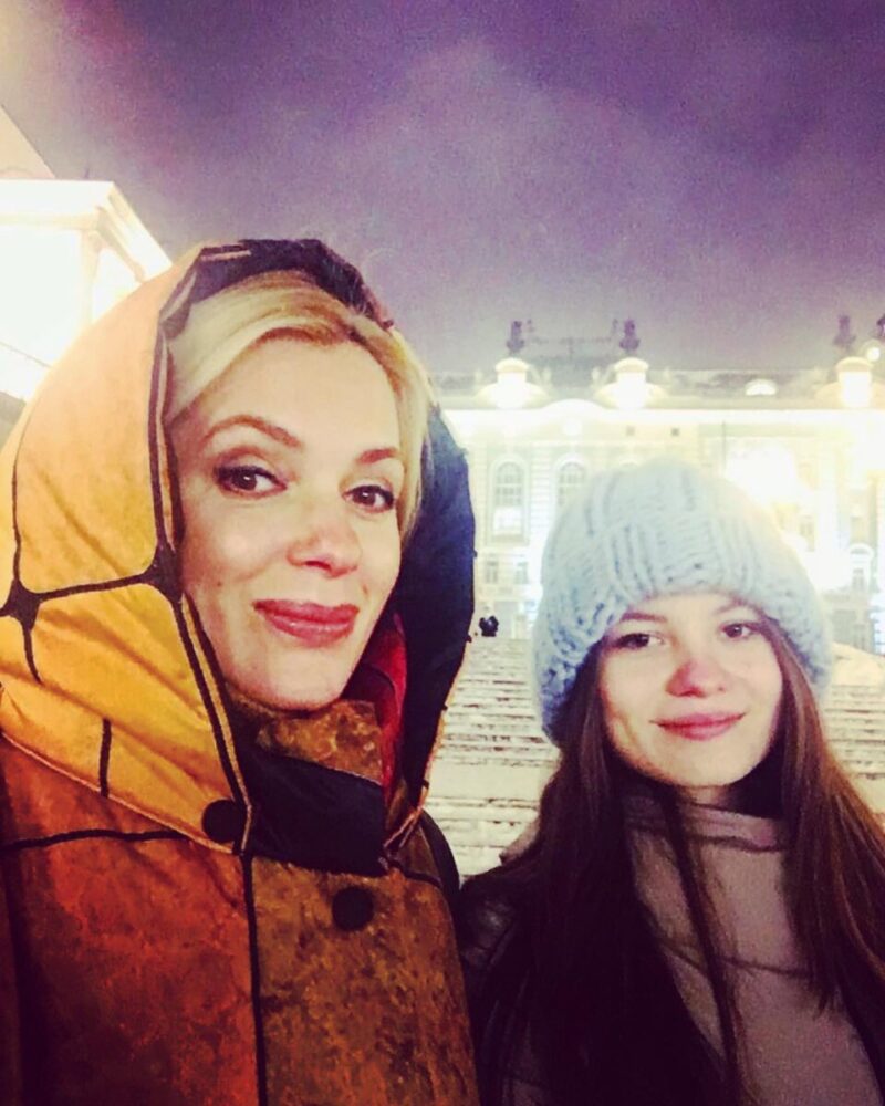 14 лет брака и трое детей: почему Мария Порошина «удивила» публику в 45 лет, родив сына, имя отца которого «так и не раскрыла»?