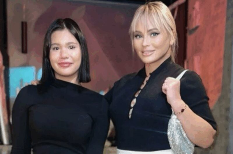 Полина Аксенова с мамой Даной Борисовой, которая также является поклонницей пластической хирургии.