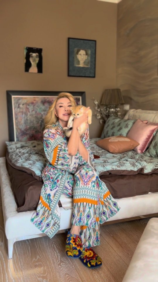 «Тут 16 комнат и бассейн на втором этаже»: как выглядит дом Любови Успенской за МКАД