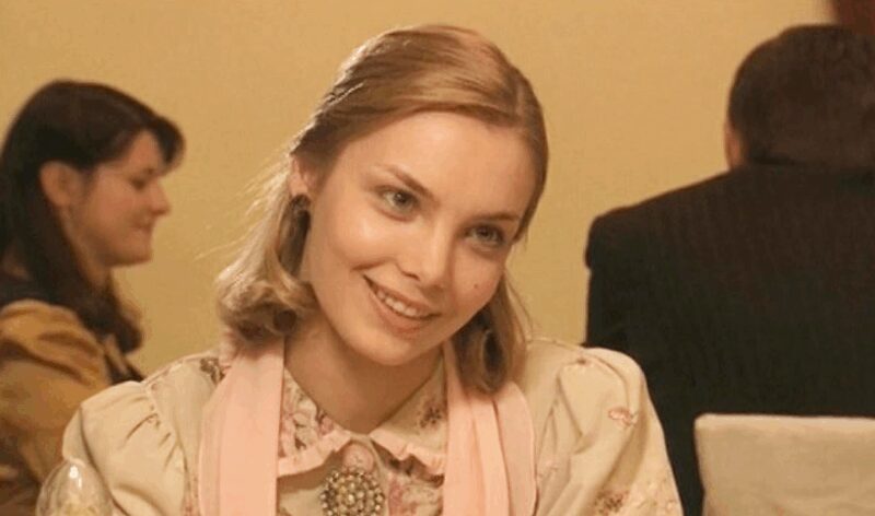 Ольга Арнтгольц в роли Нины Синицыной в военной драме «Не забывай».