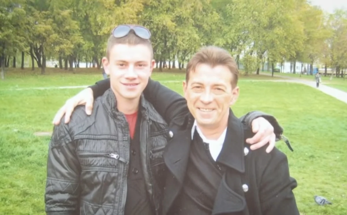 «Он не мой сын, но я его папа!»: почему звезда «Сватов» Николай Добрынин принял чужого ребёнка, а тот отвернулся от родного отца?