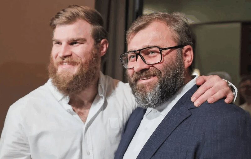 Тайные наследники: как выглядят внебрачные дети звезд, о которых отцы узнали спустя десятилетия?