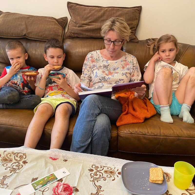 «Не из разряда номенклатурных бабушек»: как выглядит 38-летний сын Юлии Рутберг от Александра Кузнецова и его семья