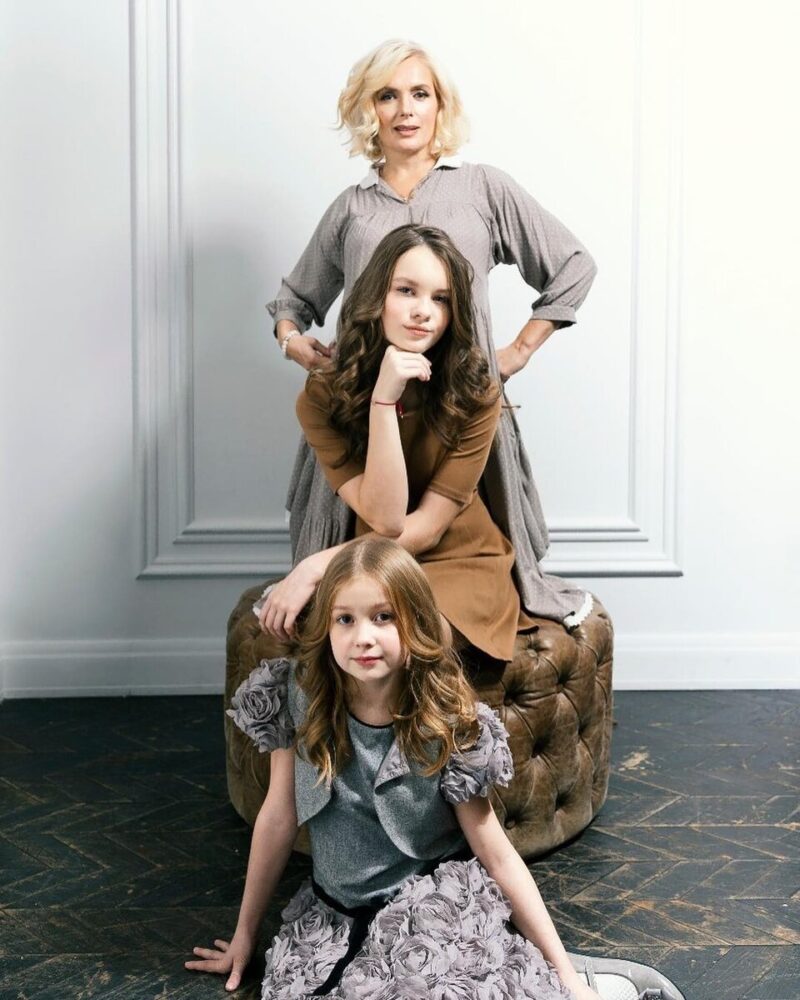 14 лет брака и трое детей: почему Мария Порошина «удивила» публику в 45 лет, родив сына, имя отца которого «так и не раскрыла»?