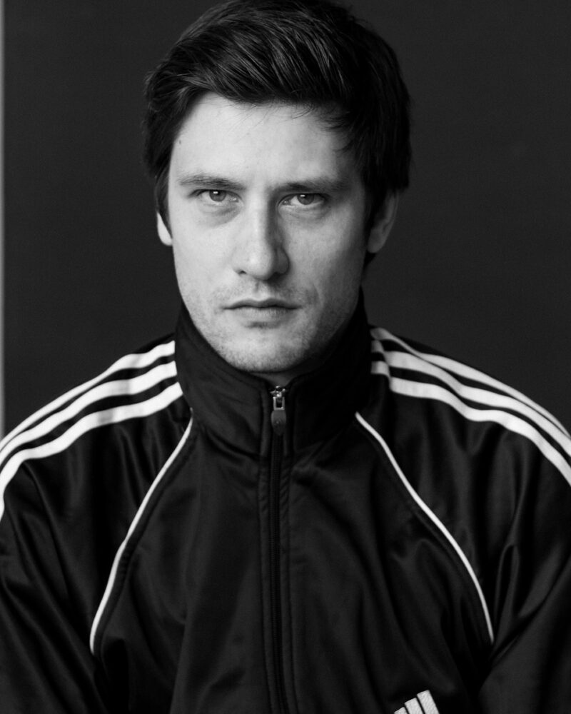 «Тот брак был ошибкой»: почему 67-летний Алексей Гуськов ушёл от первой жены, оставив дочь, но обрёл счастье с Лидией Вележевой