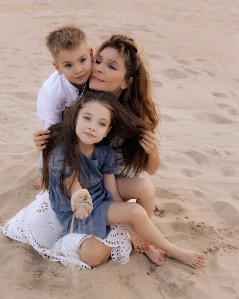 «Ей было далеко за 30»: что известно о личной жизни и 3 детях актрисы Елены Подкаминской, которую прославил сериал «Кухня»