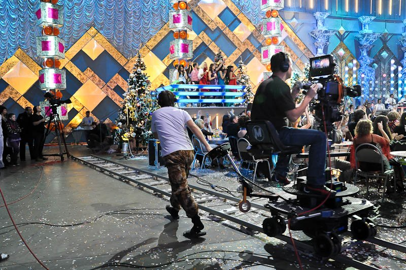 «Не смотрю этот престарелый ужас»: как «Голубой огонёк» на 64-м году жизни теряет миллионы зрителей, но игнорирует критику?