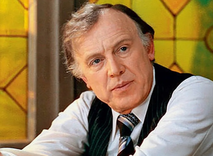 Иннокентий Смоктуновский по праву считается одним из величайших актеров