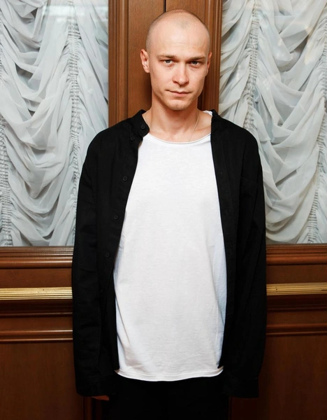 Юра Борисов | www.starhit.ru