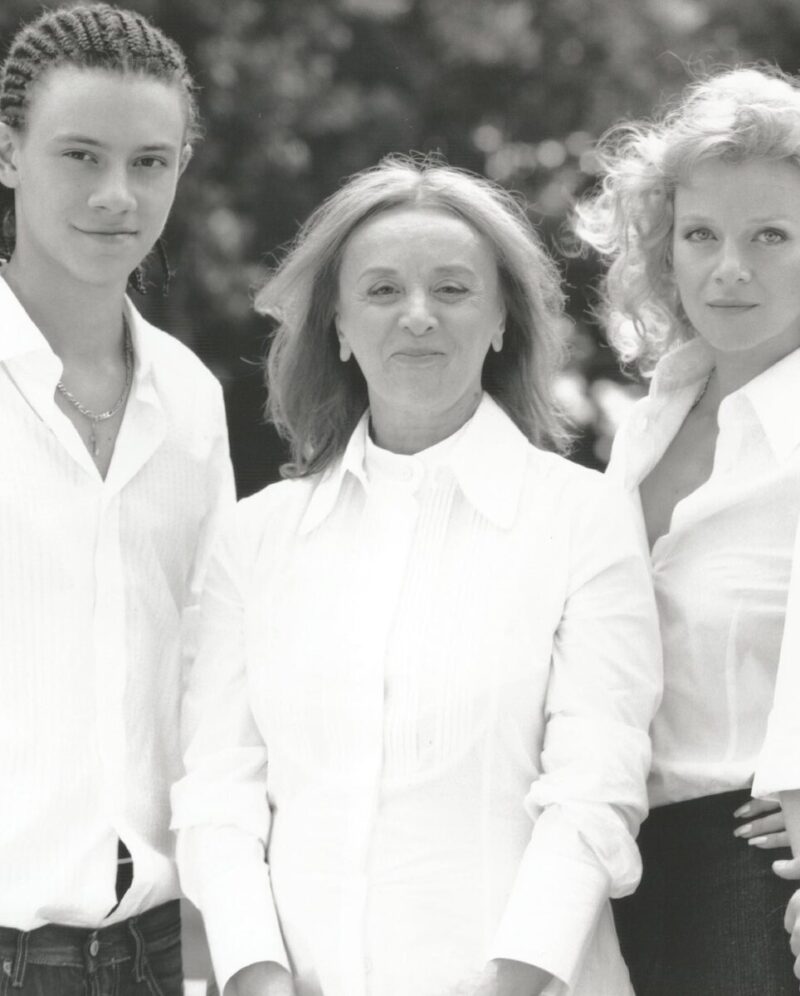 «Он не мой сын, но я его папа!»: почему звезда «Сватов» Николай Добрынин принял чужого ребёнка, а тот отвернулся от родного отца?