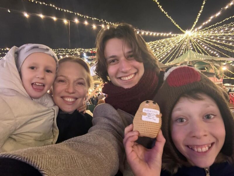 «Она не так активно выступает»: 46-летняя Альбина Джанабаева уехала за границу, но продолжает выпускать треки, оставаясь верной женой 60-летнего Валерия Меладзе