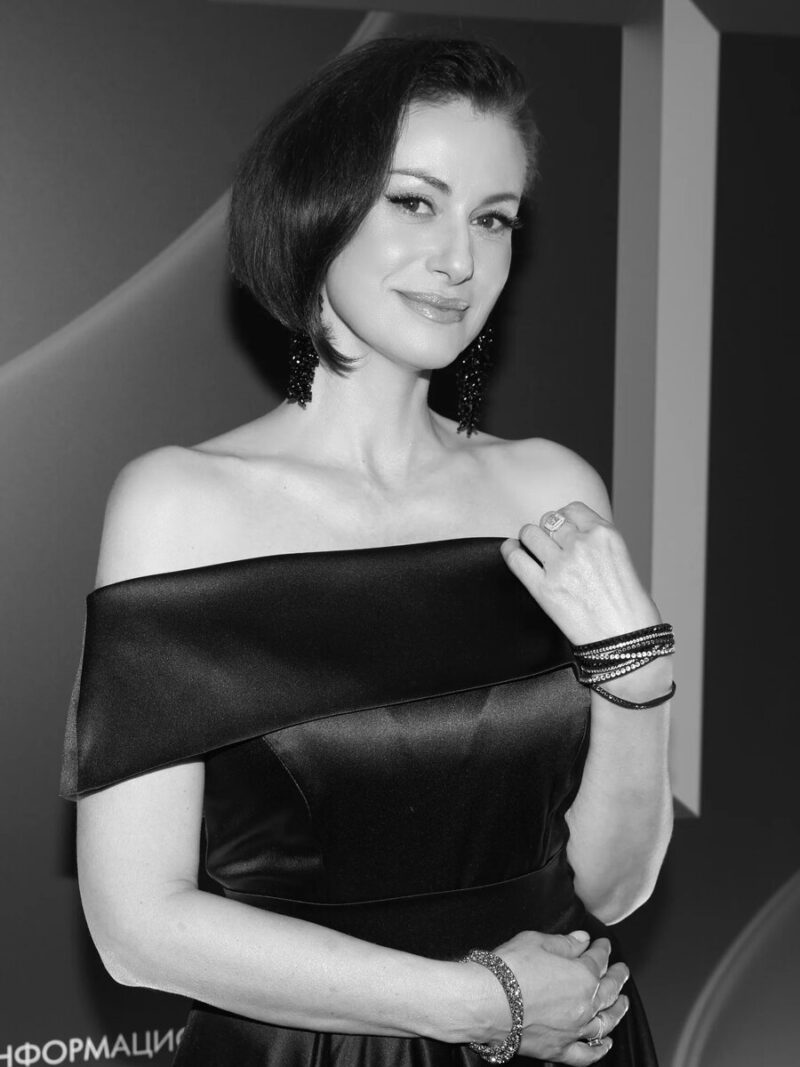 «Не пущу тебя на съёмки!»: почему 15-летний сын Анны Ковальчук много лет скрывался от публики