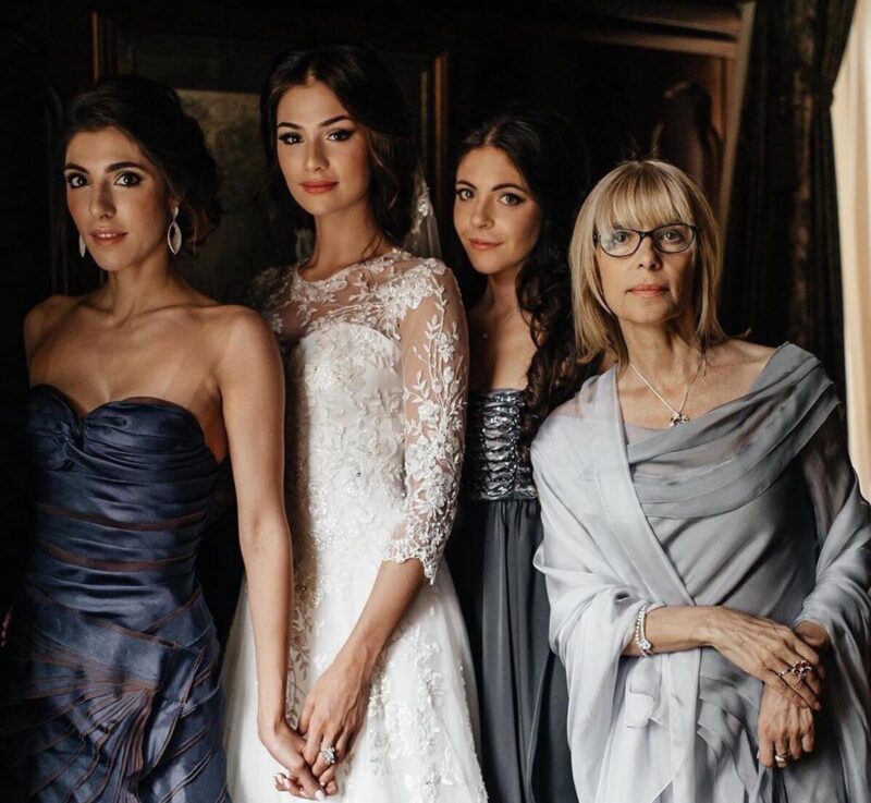 «Её уход стал настоящим шоком»: как сложилась судьба трёх дочерей Веры Глаголевой спустя 8 лет после трагедии