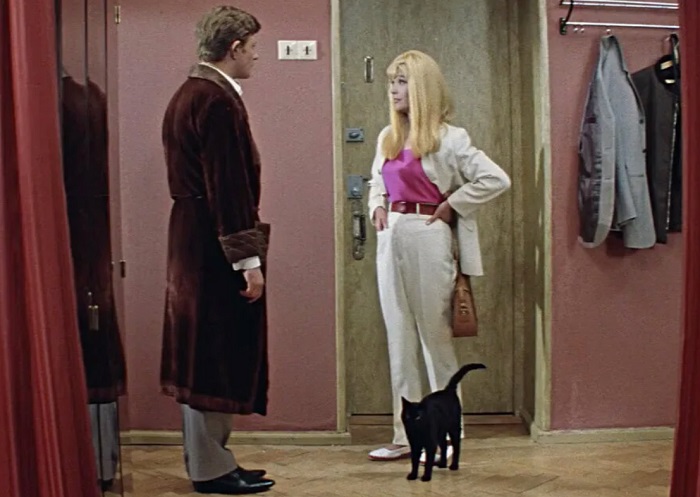 Геша потерял дар речи, увидев на пороге такую фею