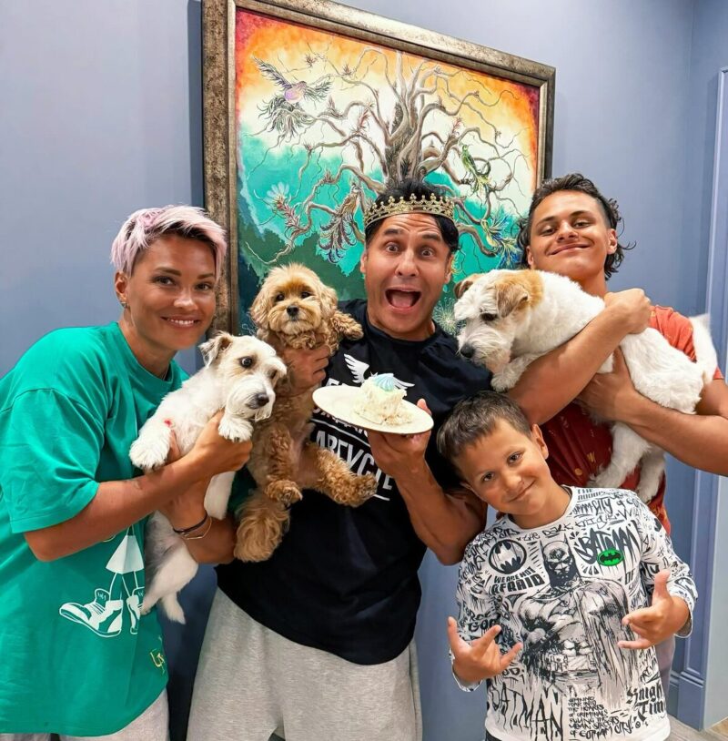 «Он ни разу не пожалел!»: как 18 лет назад Стас Костюшкин бросил жену ради чемпионки мира и вырастил троих сыновей от разных браков