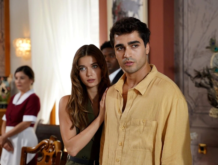 Некоторые зрители уверены, что звезды никогда не встречались, и вся эта лавстори — пиар-ход продюсеров