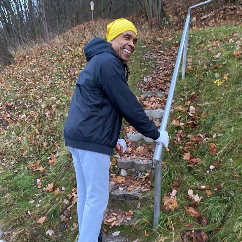 «Он не пришёл на похороны сына»: история 6-го мужа Ирины Понаровской, который в 78 лет живёт на две страны