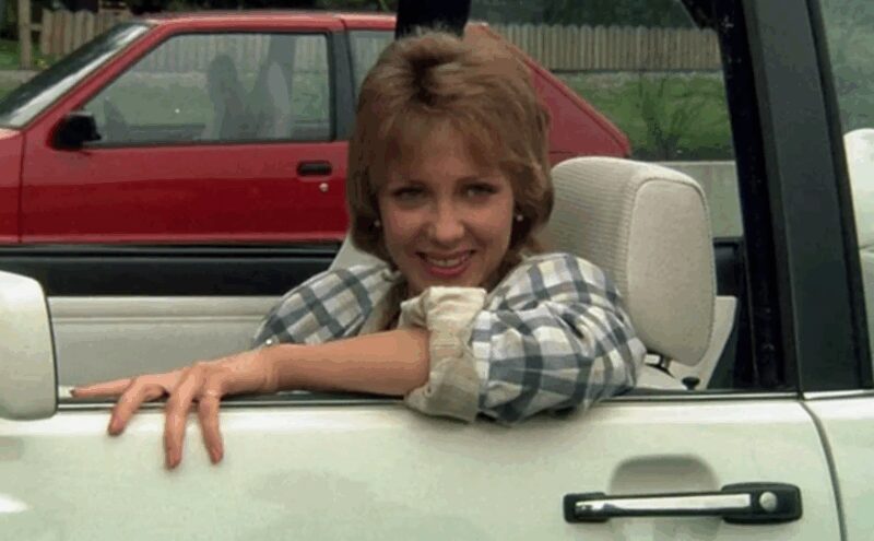 «Я не могу без сцены»: как простой комплектовщице удалось стать народной артисткой и посвятить 35 лет брака одному мужчине?