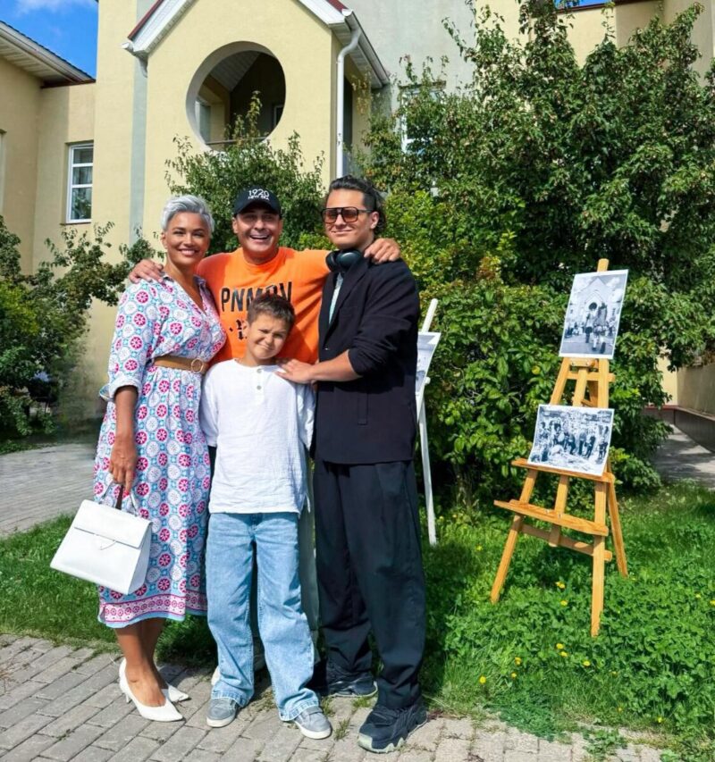 «Он ни разу не пожалел!»: как 18 лет назад Стас Костюшкин бросил жену ради чемпионки мира и вырастил троих сыновей от разных браков