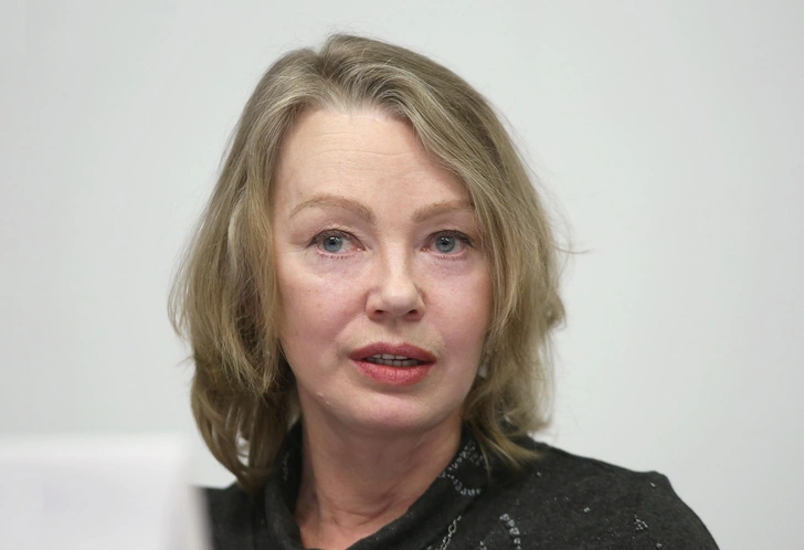 Елена Попова не вышла замуж ни за БГ*, ни за Феклистова