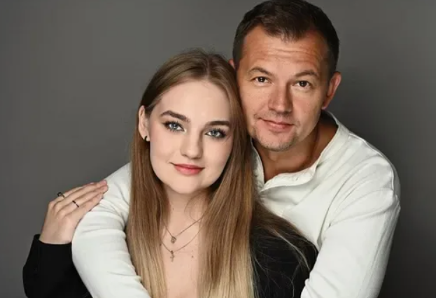 Алексей Фатеев с подросшей дочерью