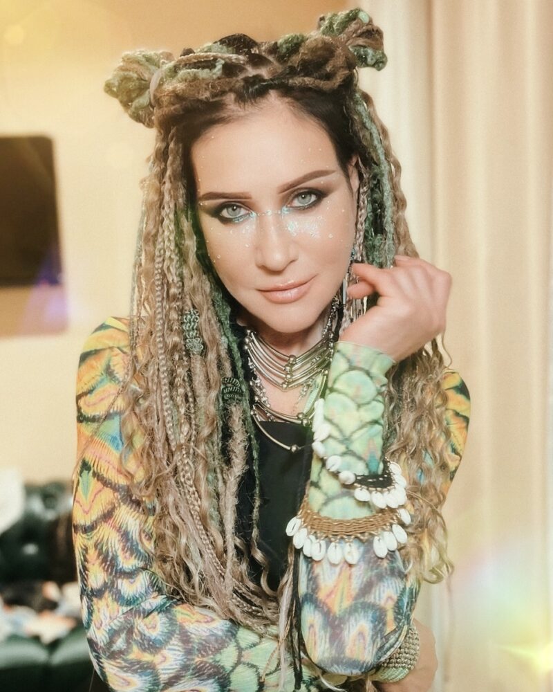 «Обычная провинциалка без таланта»: как Линда, которую «слепили» за отцовские миллионы, стала иконой 90-х и почему отказала Фадееву после 20 лет