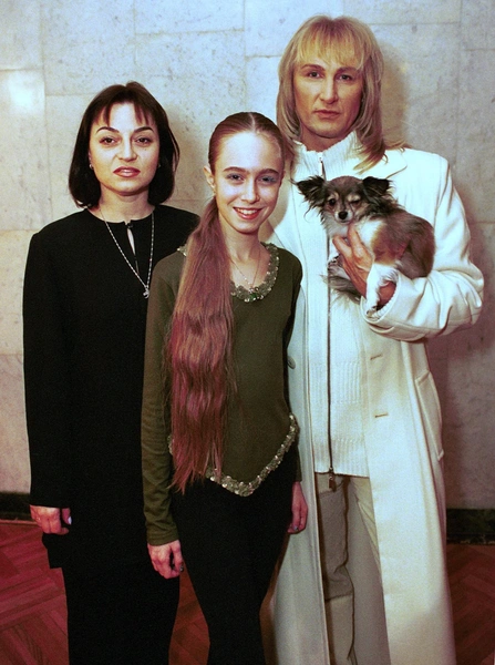 Отношения певца со старшей дочкой так и не наладились