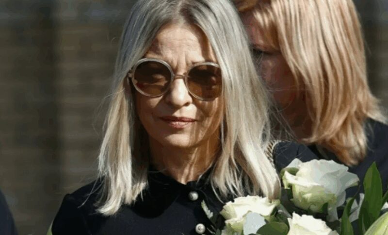 Светлана Шатунова на похоронах своего супруга.