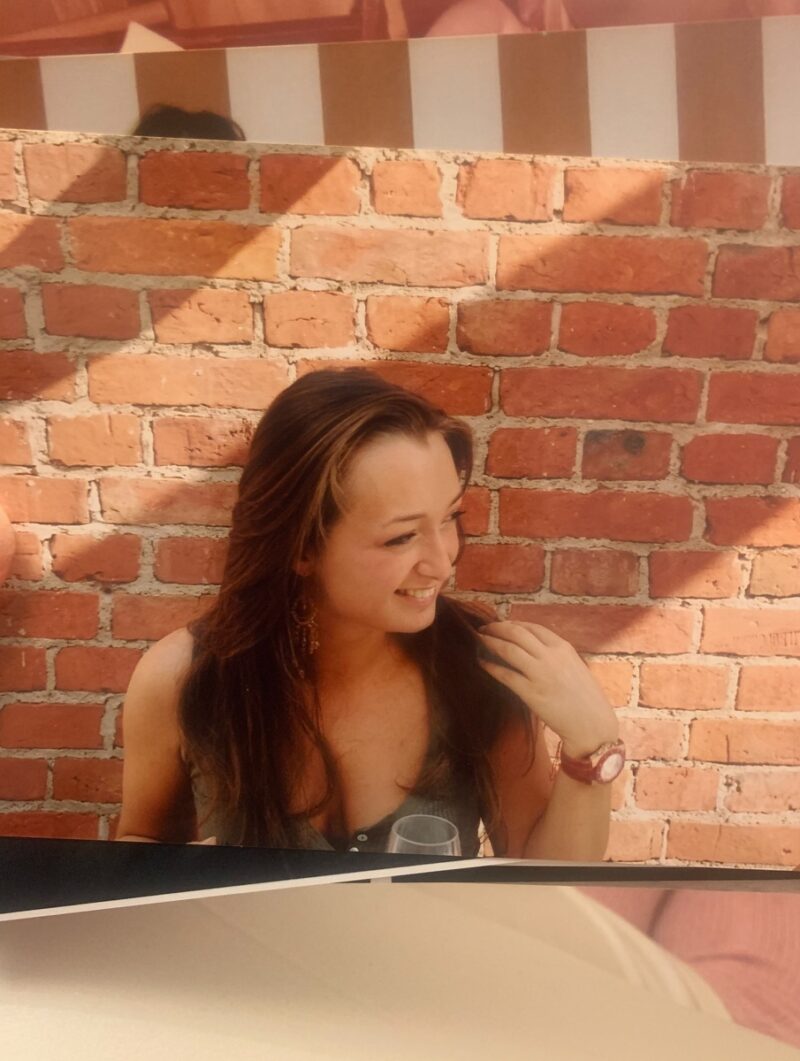 «Она не прячется, а просто живёт»: как сложилась судьба старшей дочери Елены Маликовой, Ольги Изаксон?