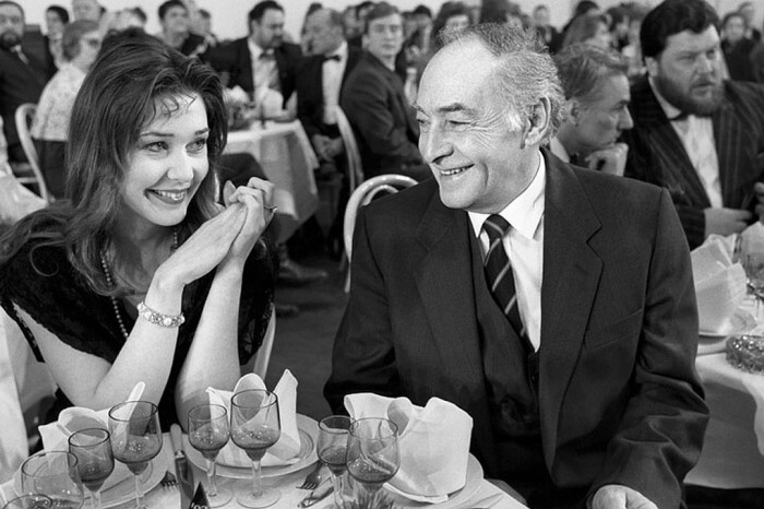 Вячеслав Тихонов с дочкой.