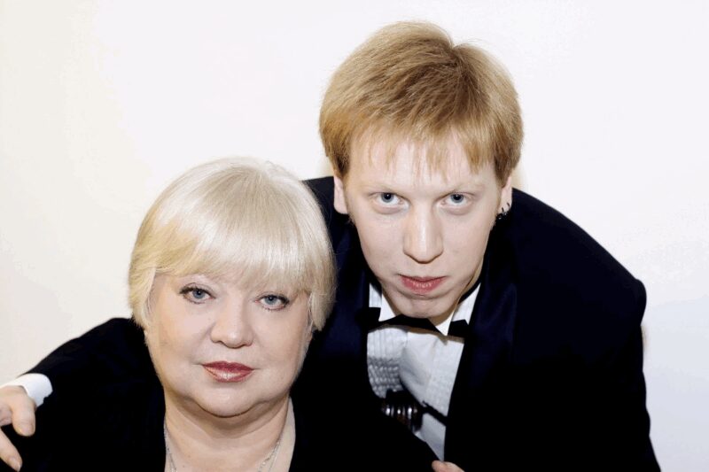 Светлана Крючкова с младшим сыном Александром.