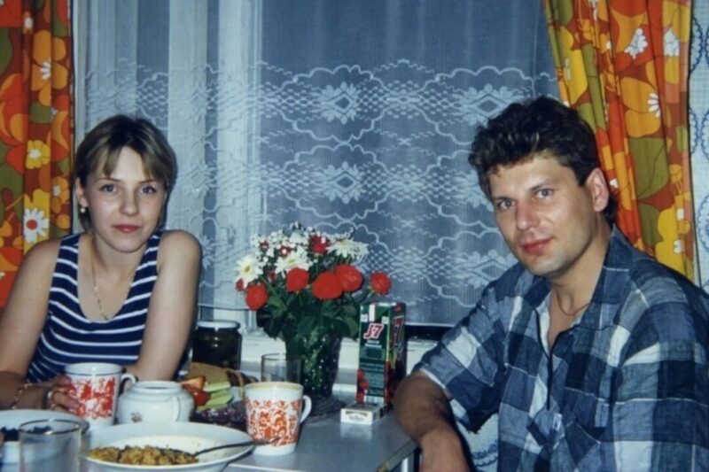 «Она подсадила его и разрушила семью»: за что поклонники Юрия Хоя ненавидят его 15-летнюю любовницу Ольгу Самарину