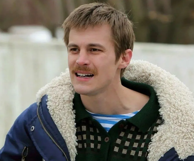 «Запирали в комнате на целый год»: как звёздный наследник Иван Янковский бросил дочь рокера ради актрисы и выглядит сейчас