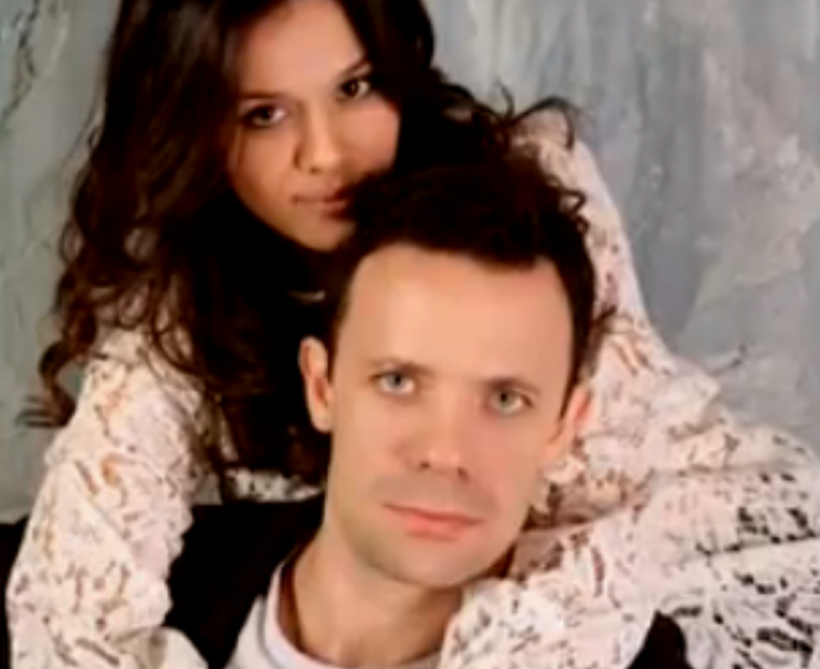 «У меня очень сложный характер»: как 42-летний Артем Осипов тайно женился на белорусске, усыновил сына и стал многодетным отцом