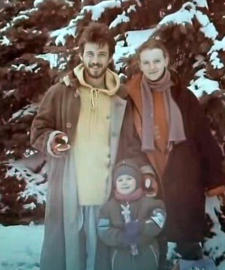 Тёплый момент: Николай Добрынин, Анна Терехова и их сын Миша.