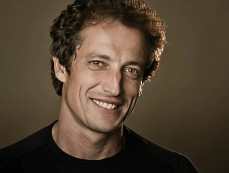 «Мне было очень интересно окунуться в эпоху XIX столетия»: как звезда сериала «Анна-детективъ» Дмитрий Фрид в 40 лет обрел славу и нашел свою единственную