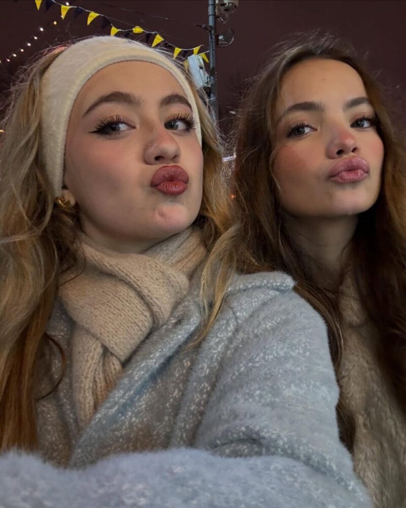 «Я подталкиваю к свадьбе»: как выглядят три взрослых ребенка 48-летней Анны Плетнёвой